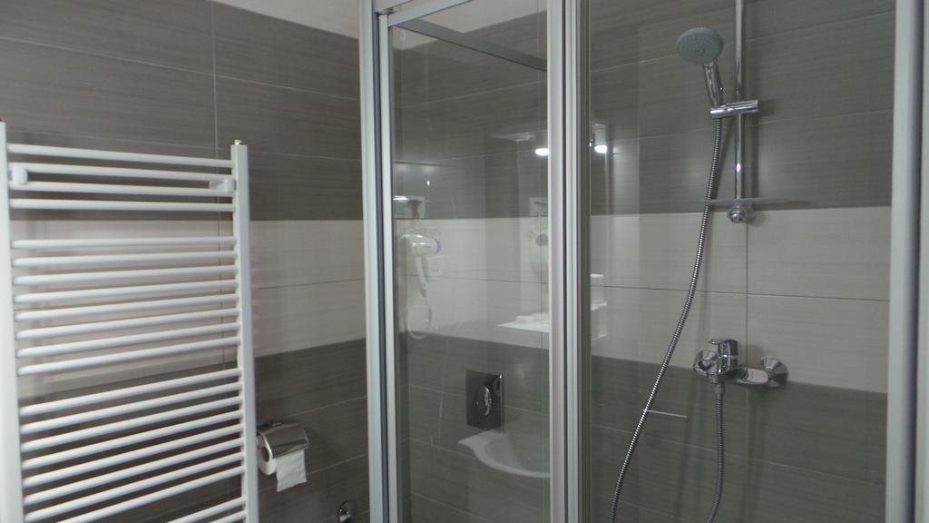 Hostel Levicki Slavonski Brod Rom bilde