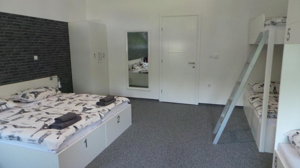Hostel Levicki Slavonski Brod Rom bilde
