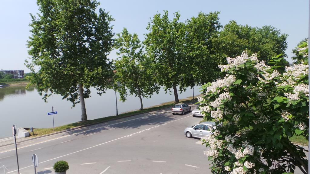 Hostel Levicki Slavonski Brod Rom bilde