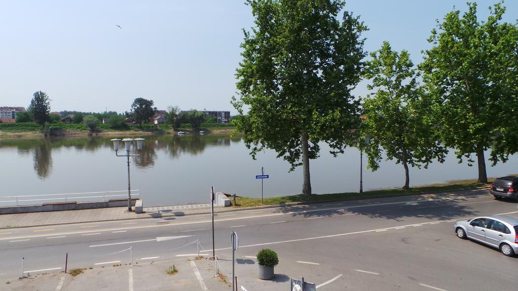 Hostel Levicki Slavonski Brod Rom bilde