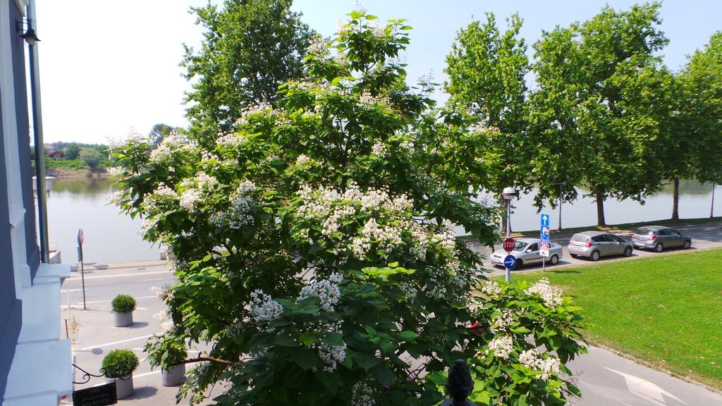 Hostel Levicki Slavonski Brod Rom bilde