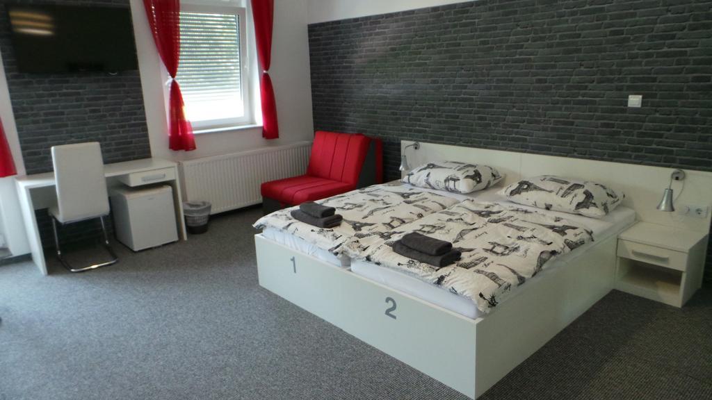 Hostel Levicki Slavonski Brod Rom bilde